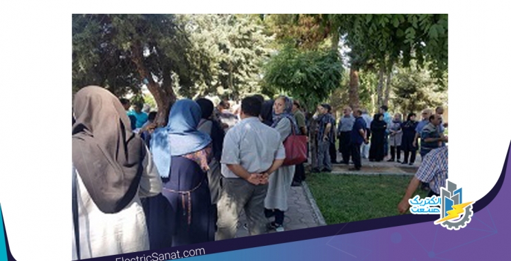 اعضای تعاونی مسکن کارگزاران برق تهران مقابل فرمانداری ساوجبلاغ تجمع کردند